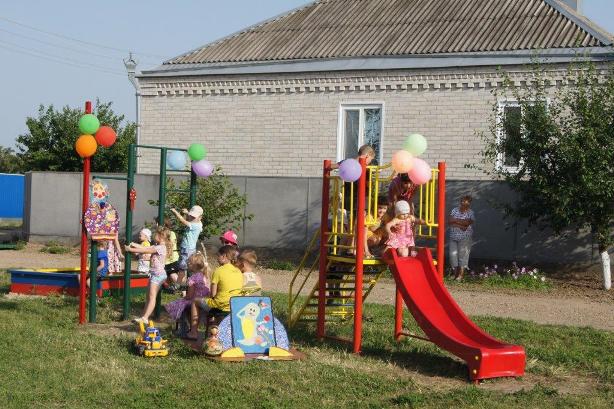 Новые детские площадки в Тбилисском районе